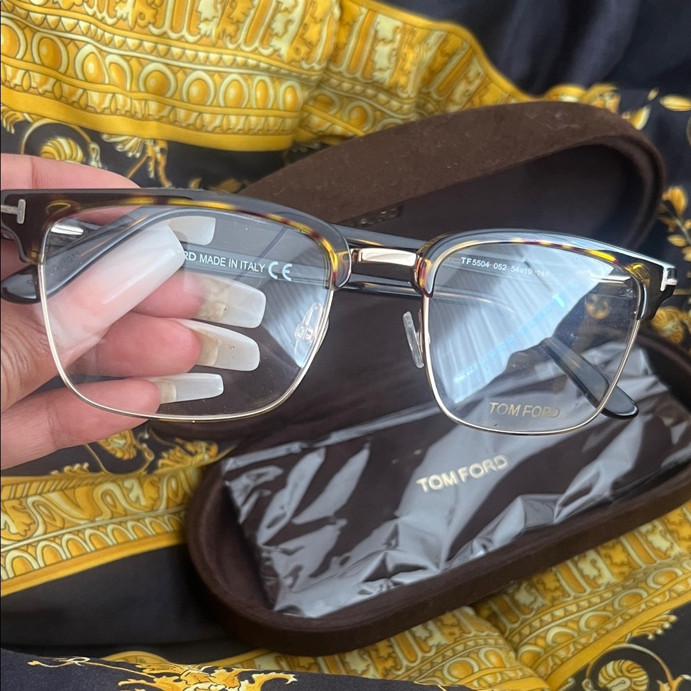 Unisex Tom Ford tortoise frames Eyewear